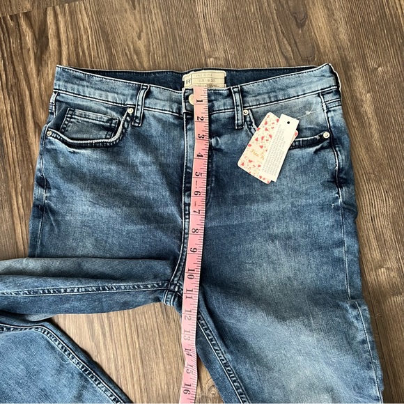 Free People NWT High Waist Skinny Distressed Jeans - Picture 14 of 15